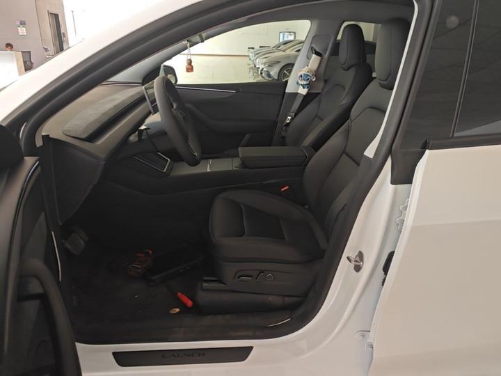 Model Y 2025 Long Range AWD Launch Edition photo 6