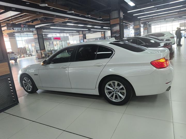 5 Series Imported 2015 520i photo 3