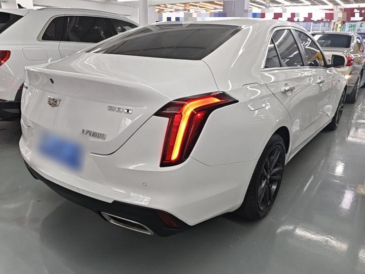 CT4 2022 28T Luxury photo 4