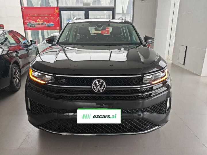 2023 380TSI AWD R-Line photo 2
