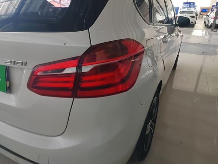 2 Series Wagon 2016 218i Sport Design Package photo 7