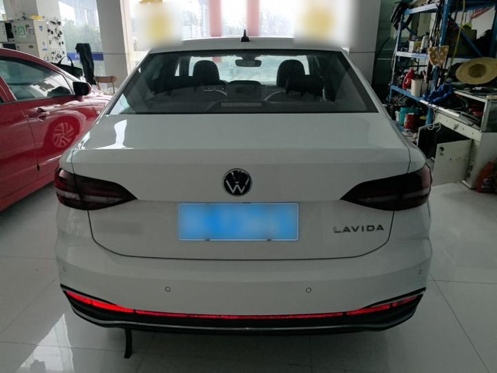 Lavida 2023 Facelift 1.5L AT photo 5