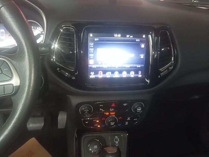 Compass 2017 200T AT AWD photo 8