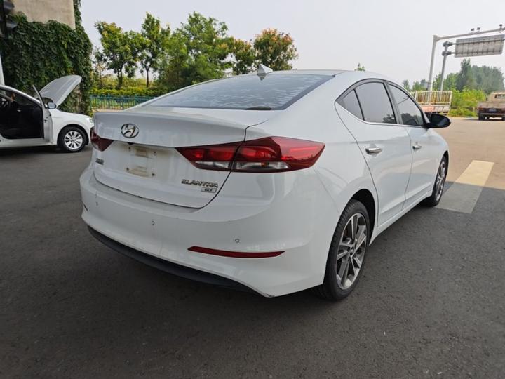 Elantra 2016 1.6L AT Smart Elite photo 4