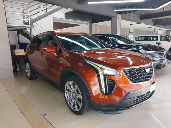 XT4 2018 28T AWD Platinum Sport photo 3