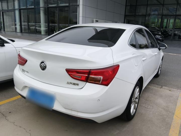 Verano 2015 Sedan 15S AT Leading photo 4