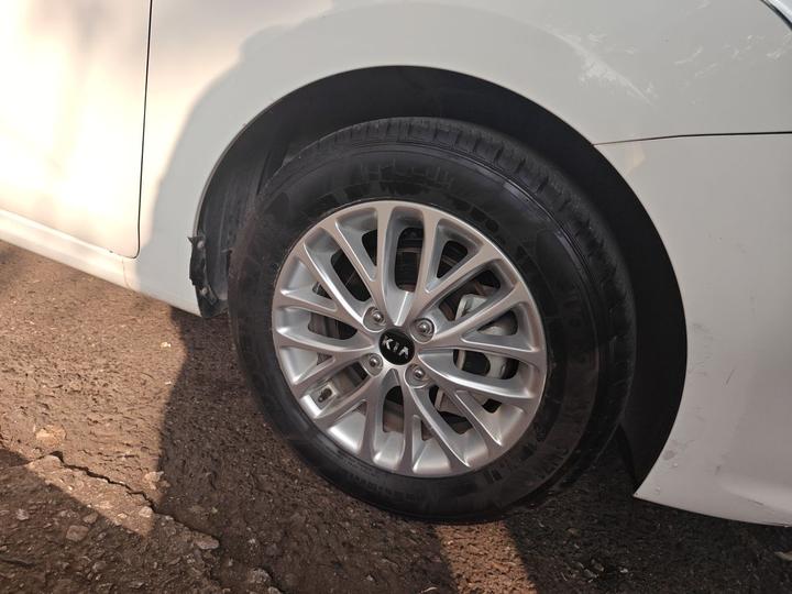 K2 2017 Sedan 1.4L MT GLS photo 8