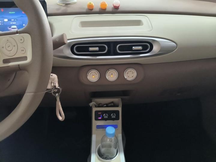 Hongguang MINIEV 2025 4th Gen 4-Door Advanced photo 8