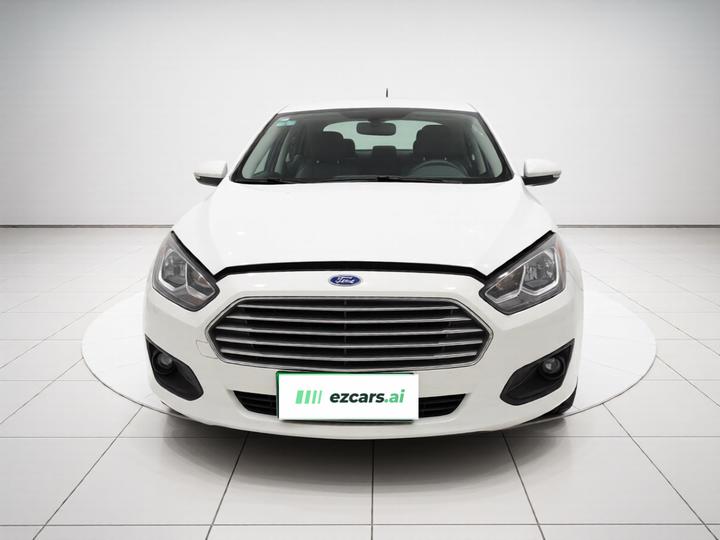 Escort 2015 1.5L MT Comfort photo 2