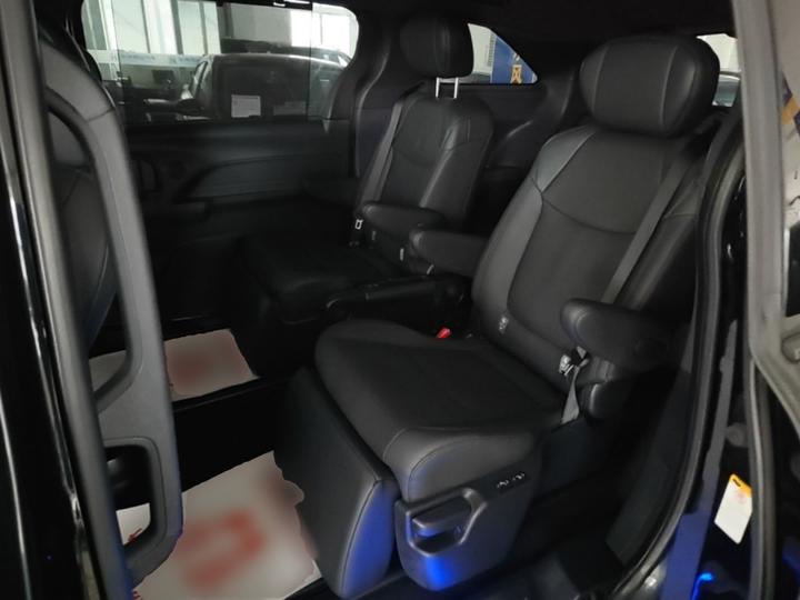 Sienna 2023 2.5L Hybrid Premium photo 4