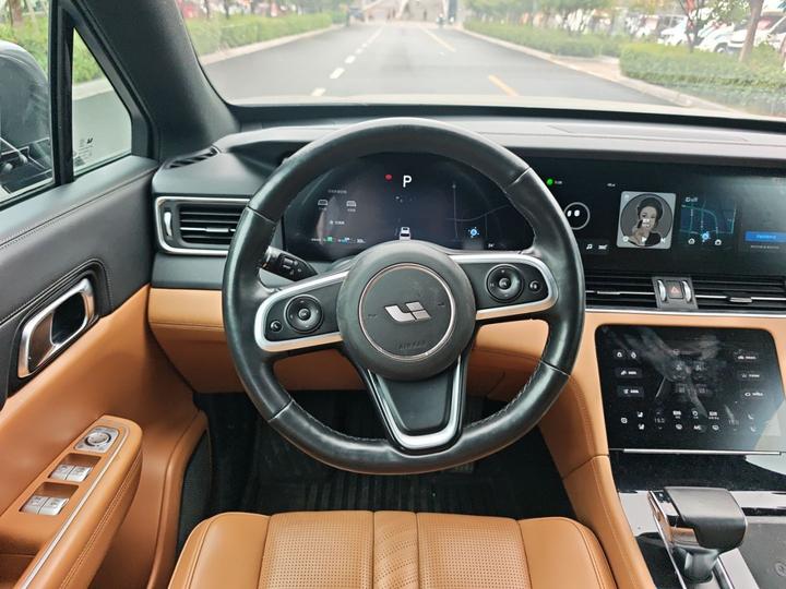 Li Auto ONE 2020 EREV 6-Seater photo 6
