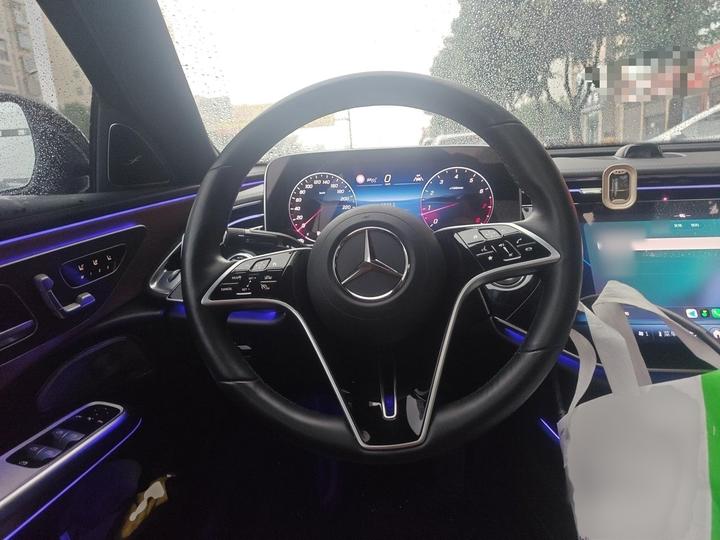 E-Class 2024 E 300 L Luxury photo 3