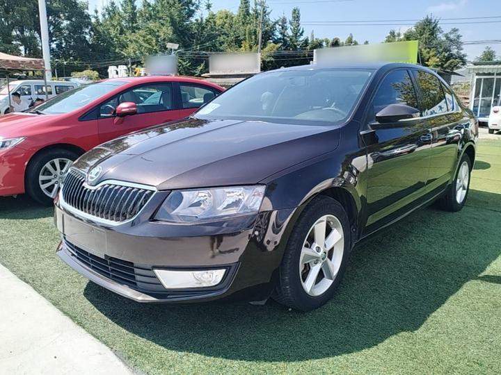 Octavia 2015 1.6L AT