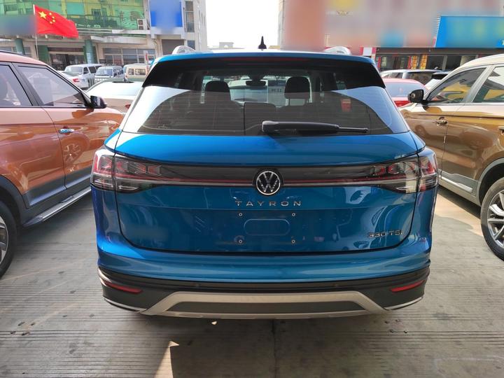 Tayron 2023 330TSI RWD Luxury Plus Advanced photo 3