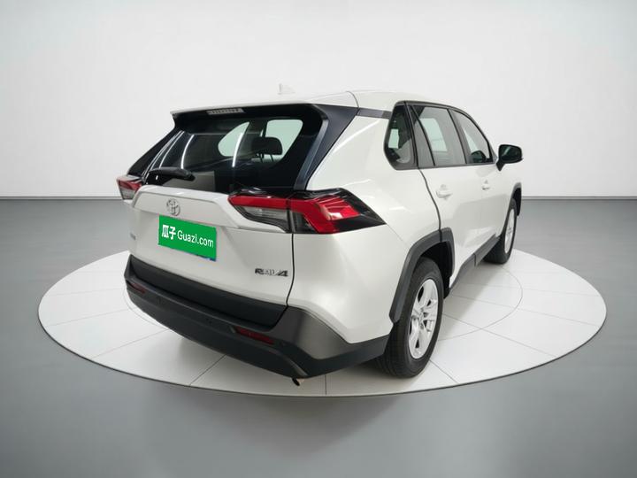 RAV4 2021 2.0L CVT RWD photo 6