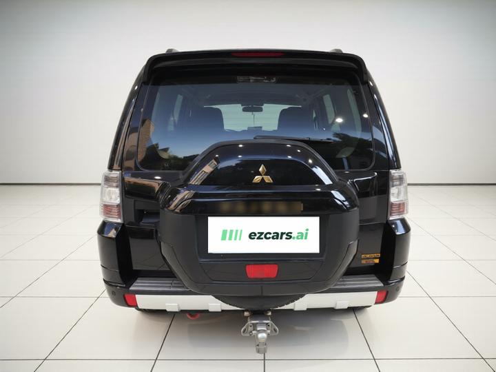 Pajero Parallel Import V97 3.8L 5-Door GLS photo 5