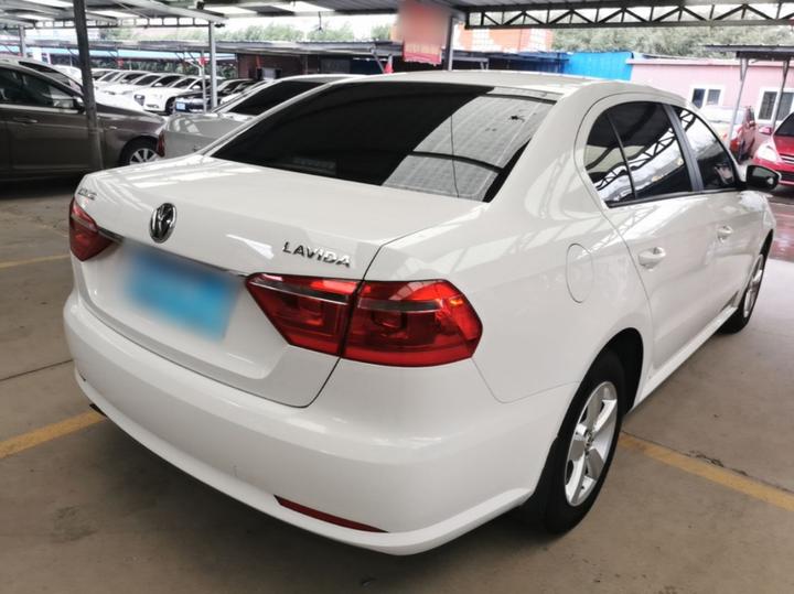 Lavida 2013 Facelift Classic 1.6L AT photo 6