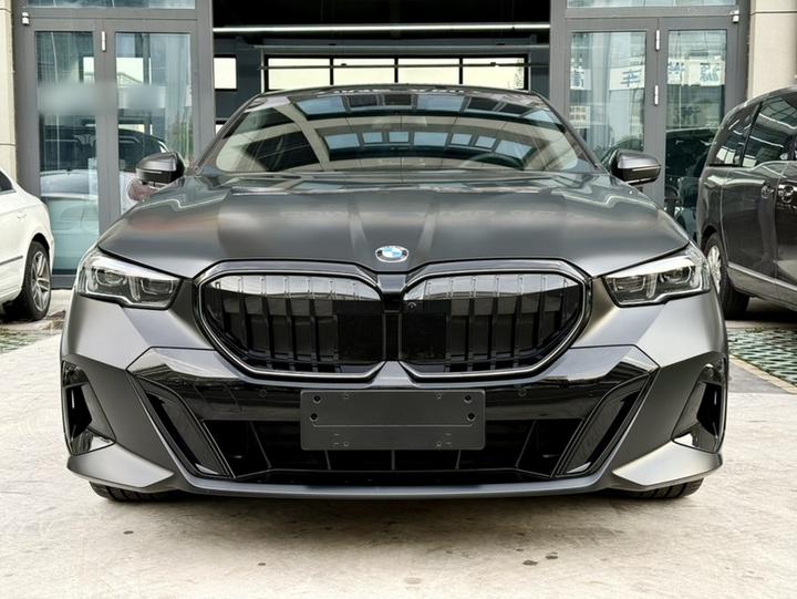5 Series 2026 530Li photo 3