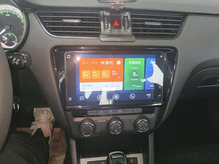 Octavia 2022 1.5L AT Comfort photo 8