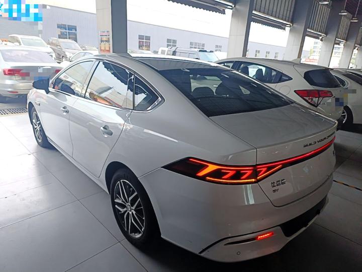 Qin PLUS 2021 EV 400KM Luxury photo 4