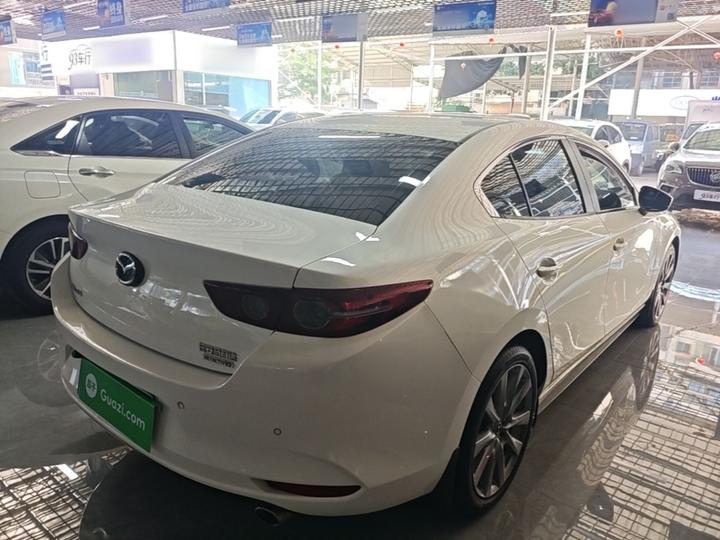 3 Axela 2023 2.0L AT photo 6