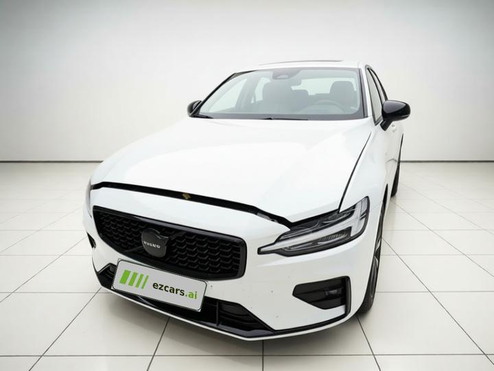 S60 2024 B5 Sport
