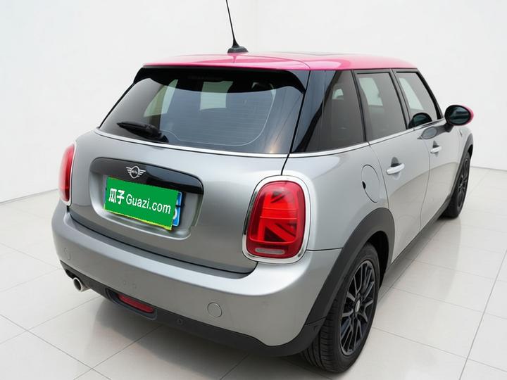 2018 1.5T COOPER Classic 5-Door photo 4