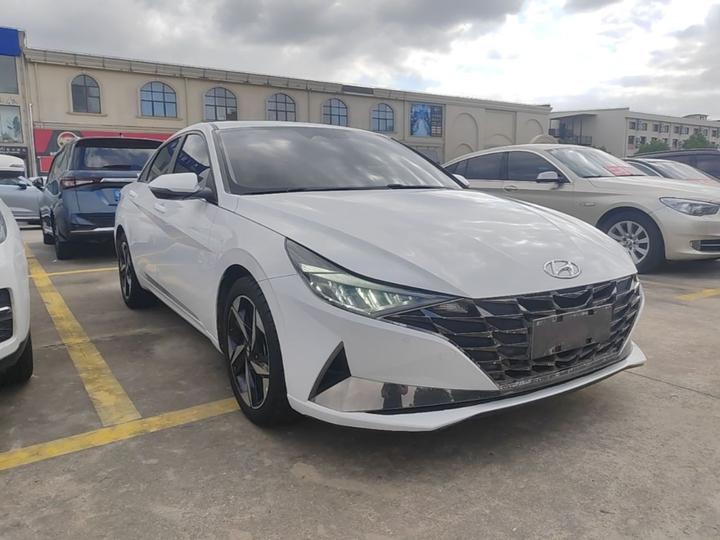 Elantra 2022 1.5L CVT LUX Premium photo 3