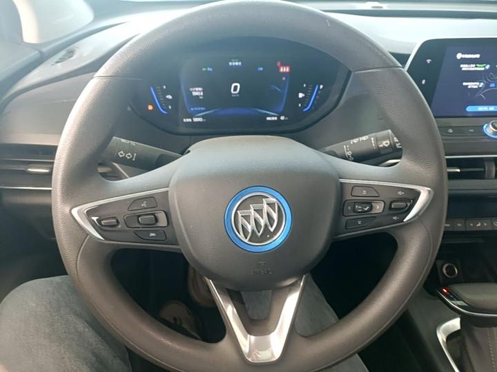 6 2022 PHEV photo 5