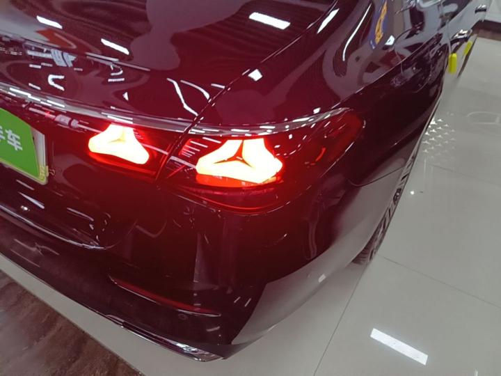 E-Class EV 2024 E 350 e L PHEV photo 7