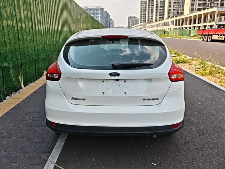 Focus 2017 Hatchback 1.6L AT Comfort photo 3