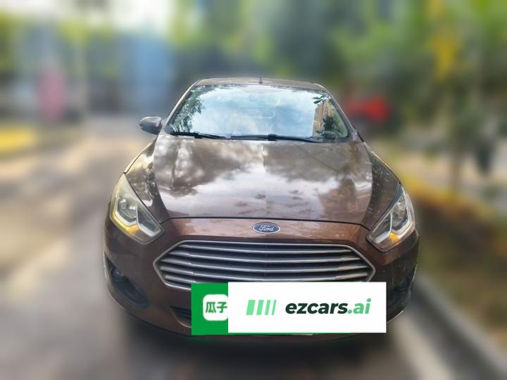 Escort 2015 1.5L AT Comfort photo 2