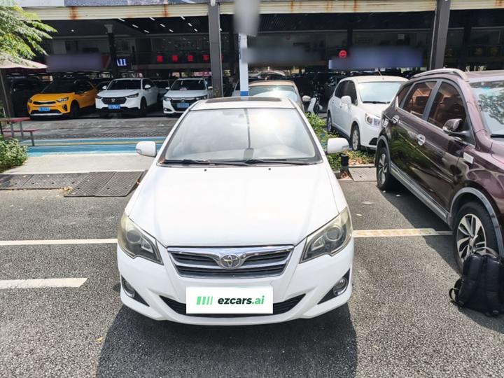 2013 1.6L AT Excellence photo 2