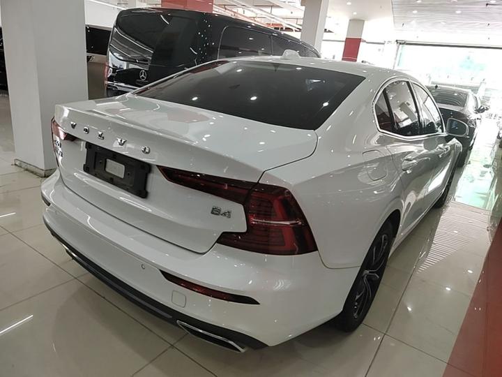 S60 2022 B4 Luxury photo 4