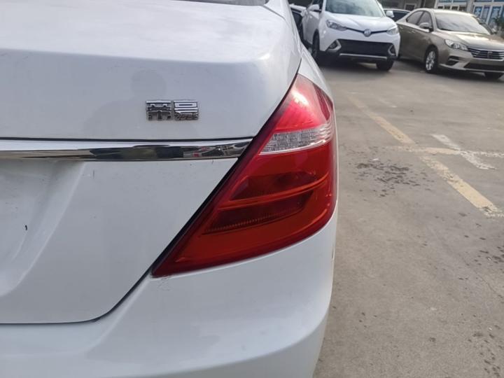 Emgrand 2017 Sedan 1.5L MT photo 7