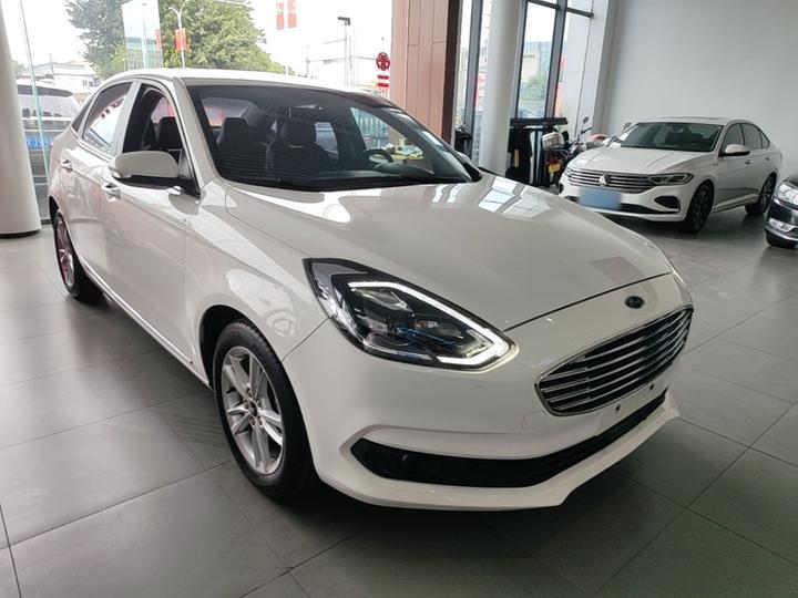Escort 2019 Facelift 1.5L AT China VI photo 3