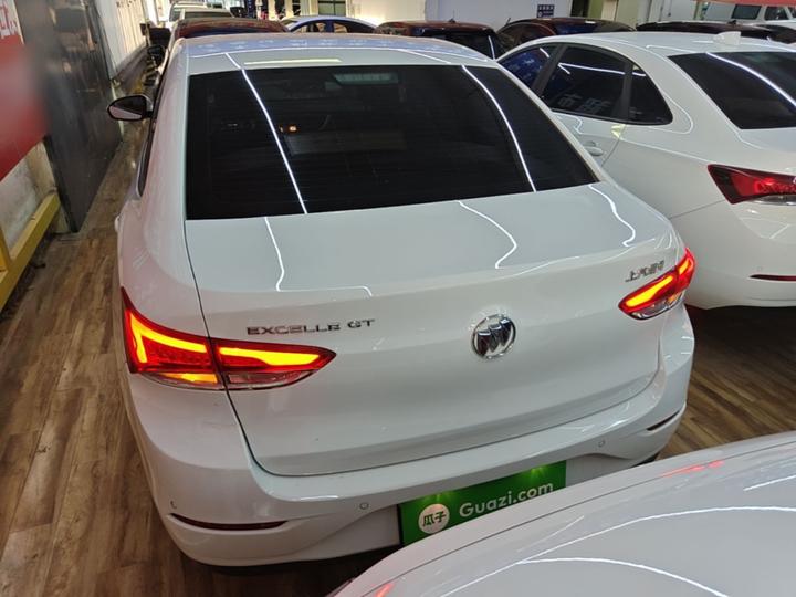 Excelle 2021 Facelift Classic 1.5L AT Progressive photo 3