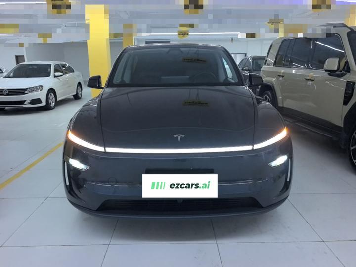 Model Y 2025 RWD photo 2