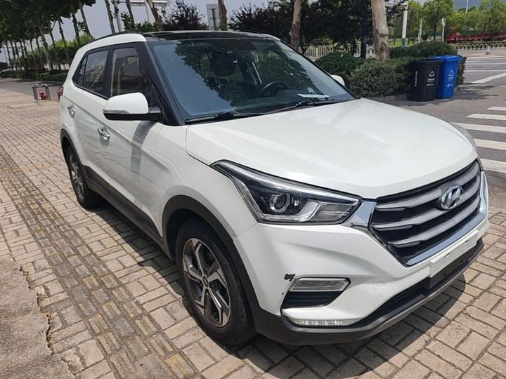 ix25 2017 1.6L AT Smart photo 3