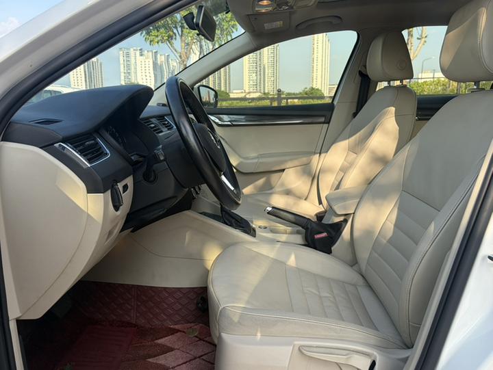 Octavia 2017 1.6L AT photo 6