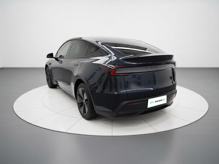 Model Y 2025 RWD photo 4