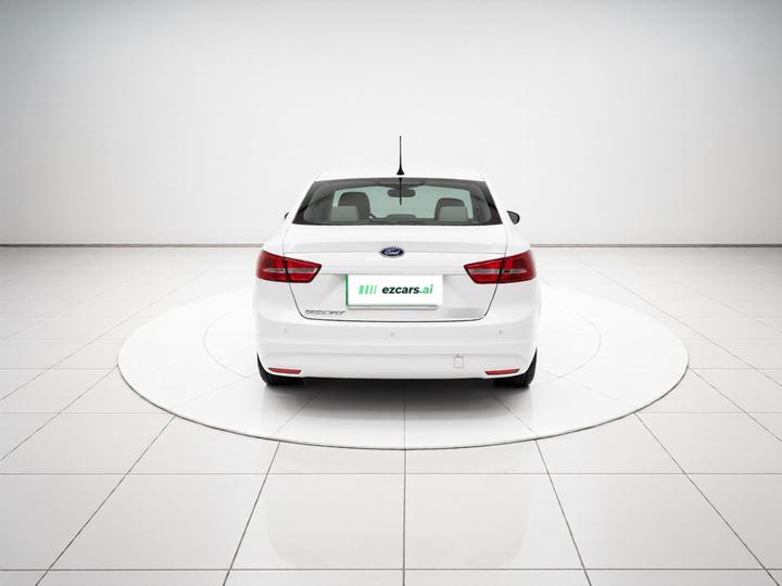 Escort 2015 1.5L MT Comfort photo 5