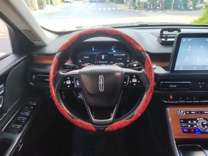 Aviator Imported 2020 3.0T V6 Exclusive photo 7