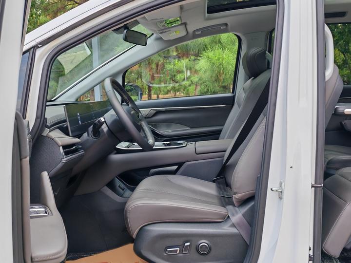 MAXUS G70 2024 2.0T AT Exclusive 7-Seater photo 7
