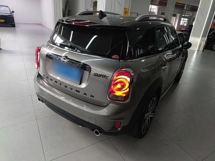 2019 2.0T COOPER S ALL4 photo 4