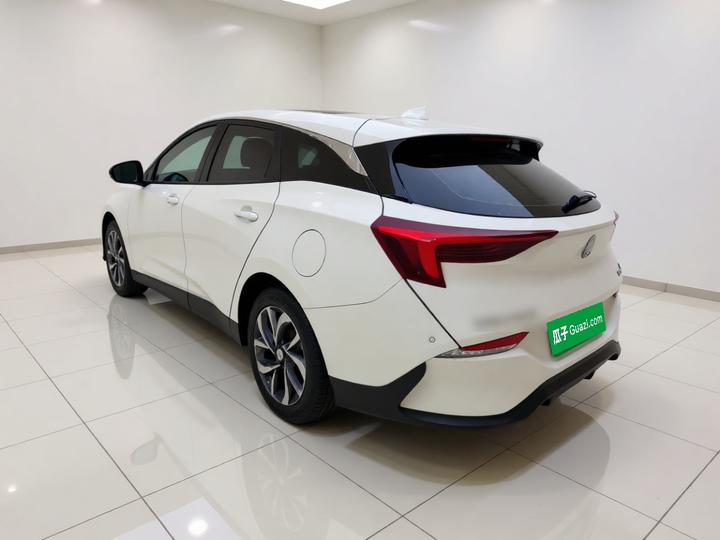 6 2022 PHEV Smart photo 4