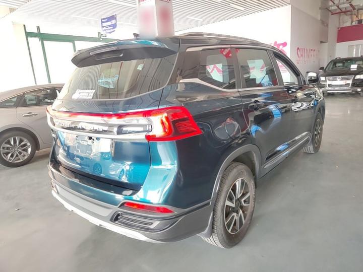 Forthing T5 2022 Prosperous 1.5T AT 5-Seater photo 4