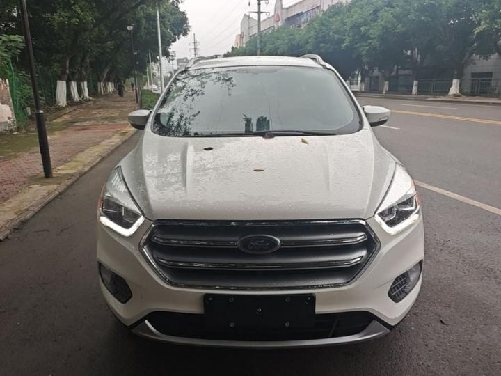 Kuga 2017 EcoBoost 180 RWD photo 2