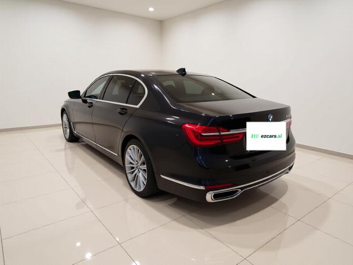 7 Series 2018 740Li Leading Excellence photo 4