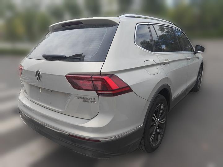 Tiguan L 2018 380TSI AT AWD Luxury photo 6